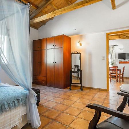 Villa Tassoula Isomata Екстер'єр фото