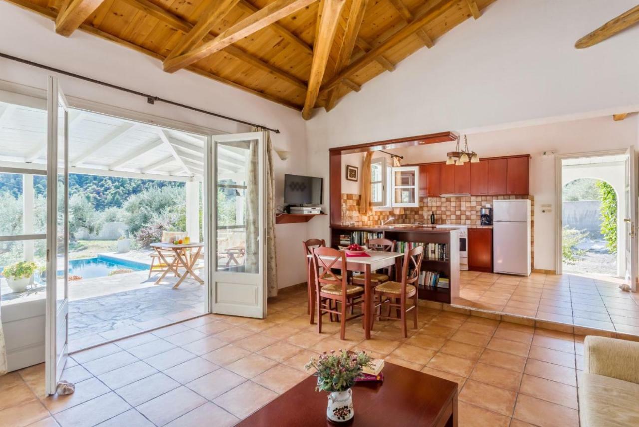 Villa Tassoula Isomata Екстер'єр фото