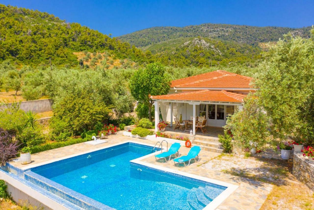 Villa Tassoula Isomata Екстер'єр фото