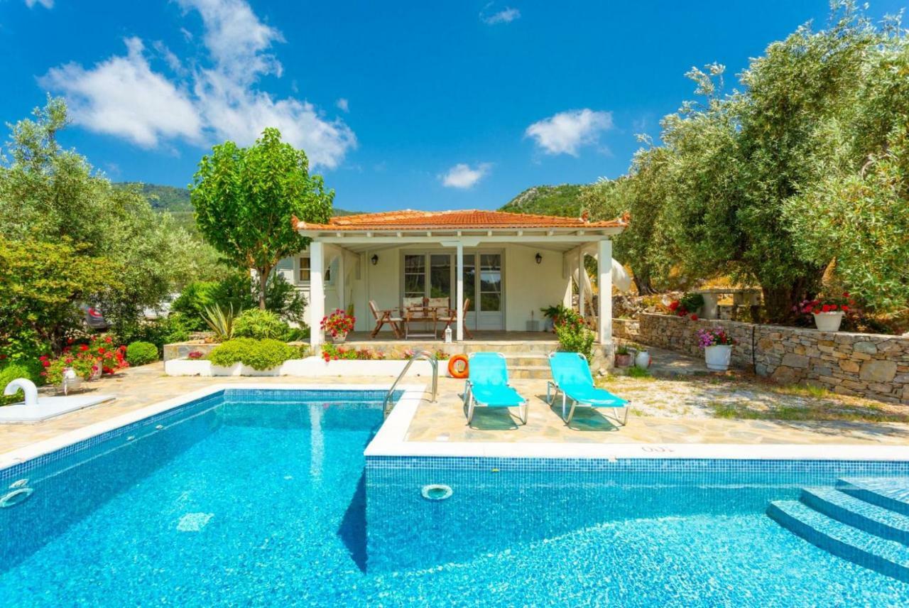Villa Tassoula Isomata Екстер'єр фото