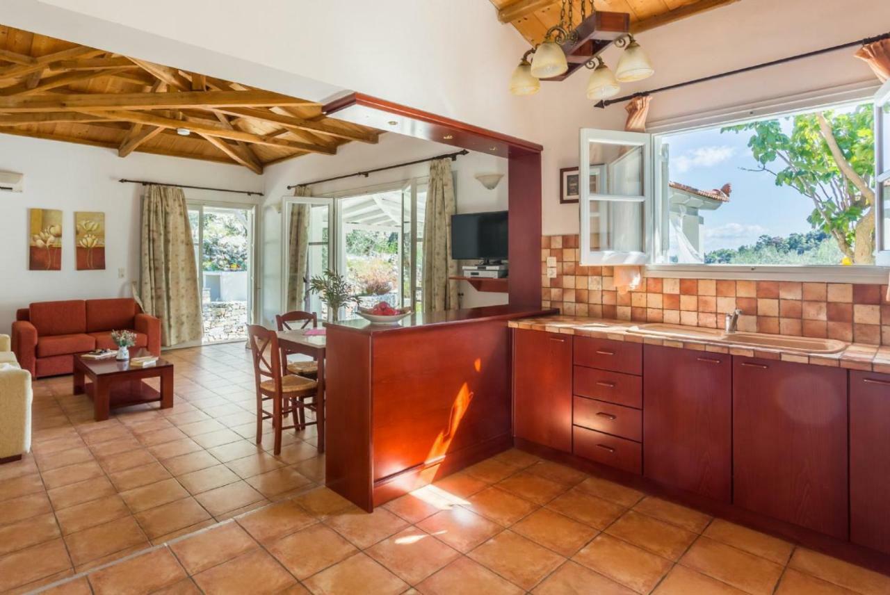 Villa Tassoula Isomata Екстер'єр фото